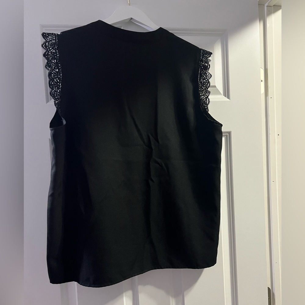 NWOT! Women’s Amazon XL Elegant Black Lace Trim Top - Picture 7 of 7